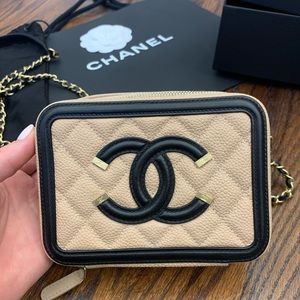 Chanel CC Filigree Vanity Case 2019 BNWT